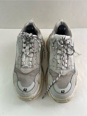 Balenciaga Triple S Sneakers EU 42  Chunky Dad Shoes Authentic Designer